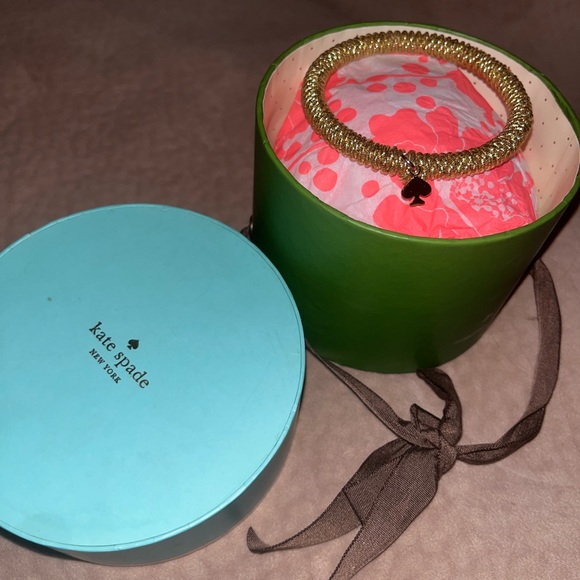 Lovely one of a kind Kate spade bangle bracelet; pristine condition; never worn - Picture 4 of 4